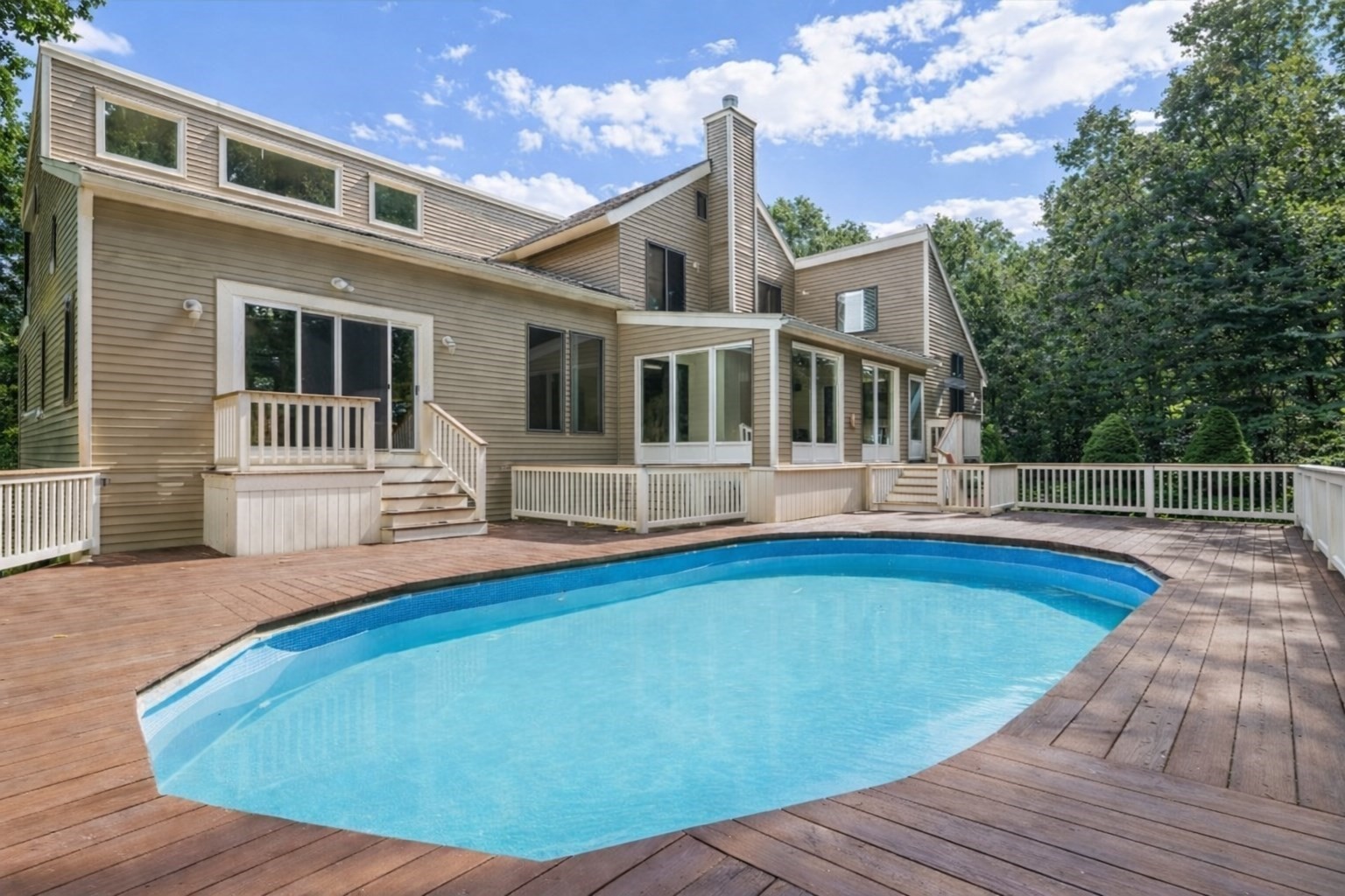 2 Remington Court Property Photo 1