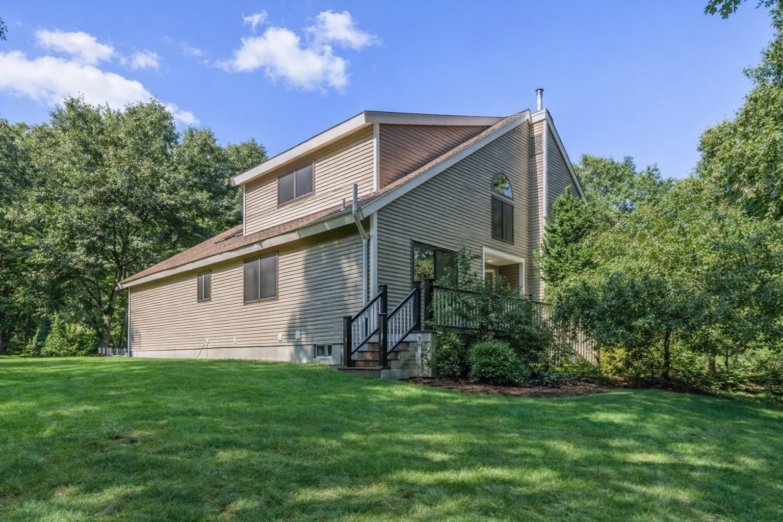 2 Remington Court Property Photo 2