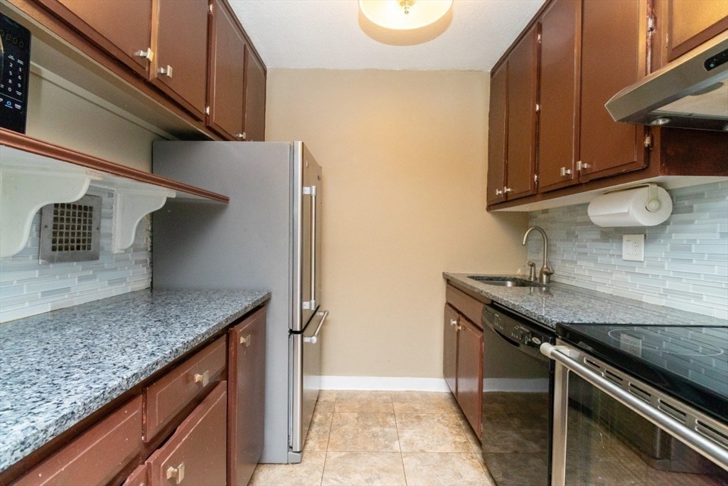 111 Perkins Street # 220 Property Photo 6