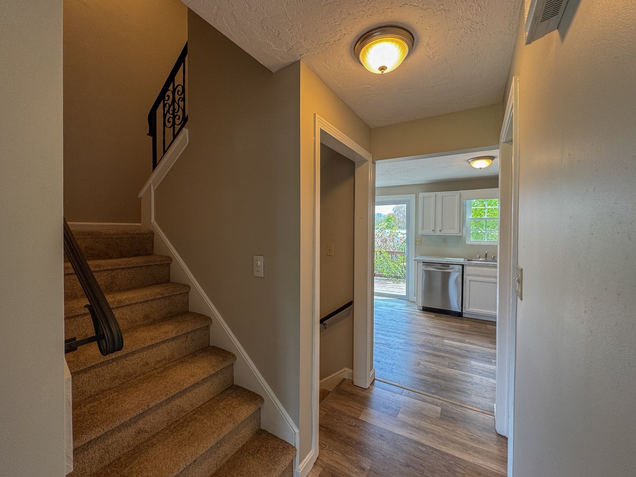 3 Lydon Ln # A1 Property Photo 9