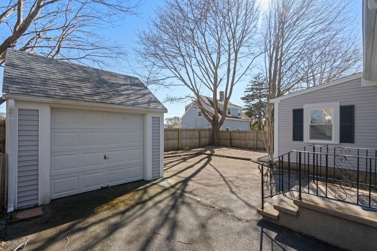 10 Trenton St Property Photo 22