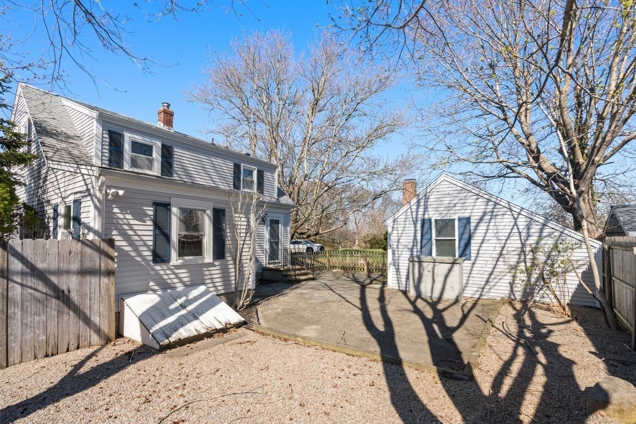 10 Trenton St Property Photo 24
