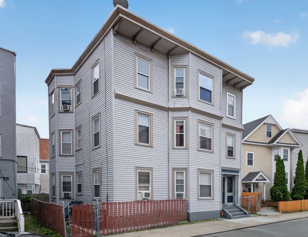 8 Torrey St Property Photo 1
