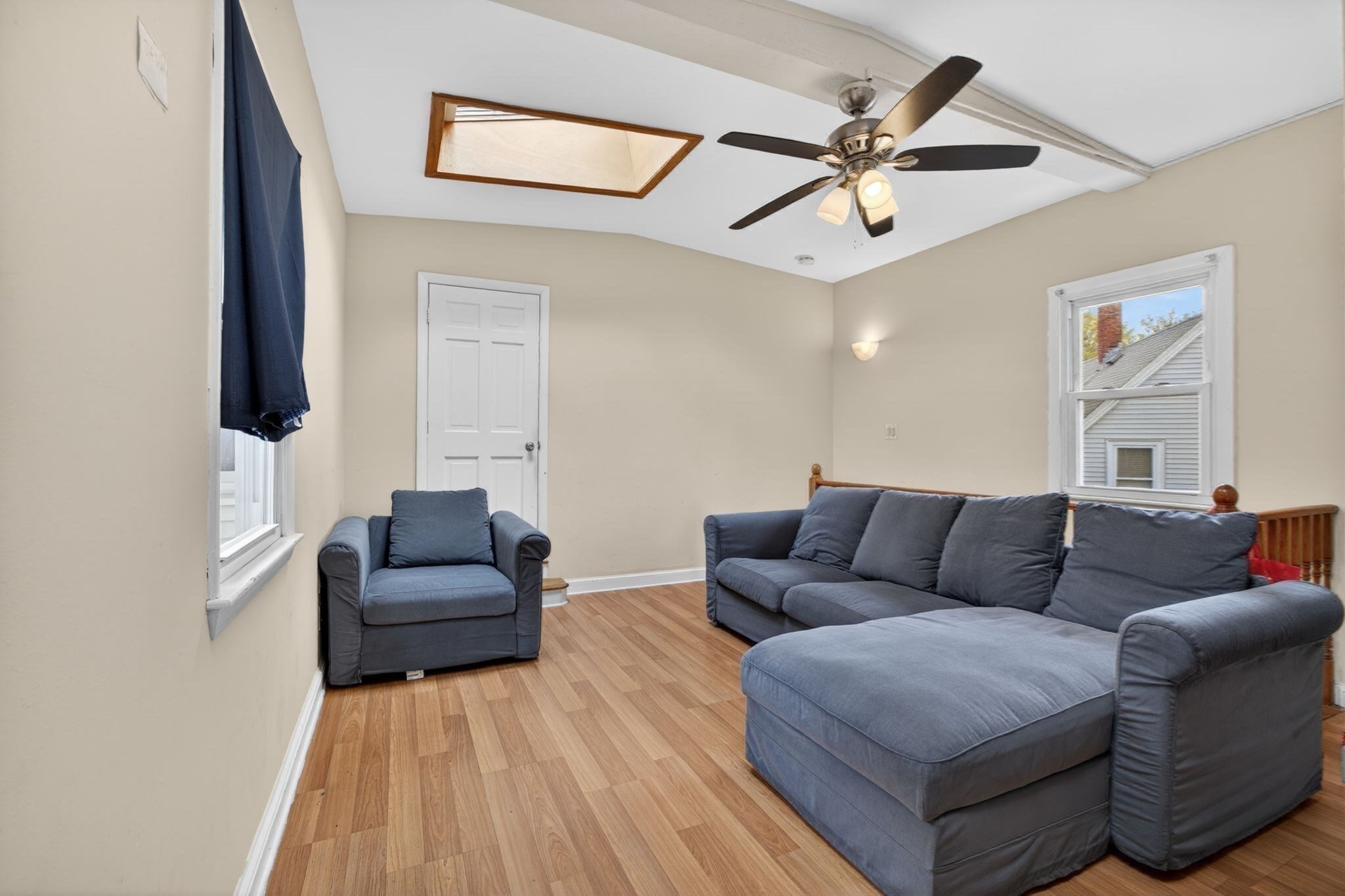 8 Essex St Property Photo 4