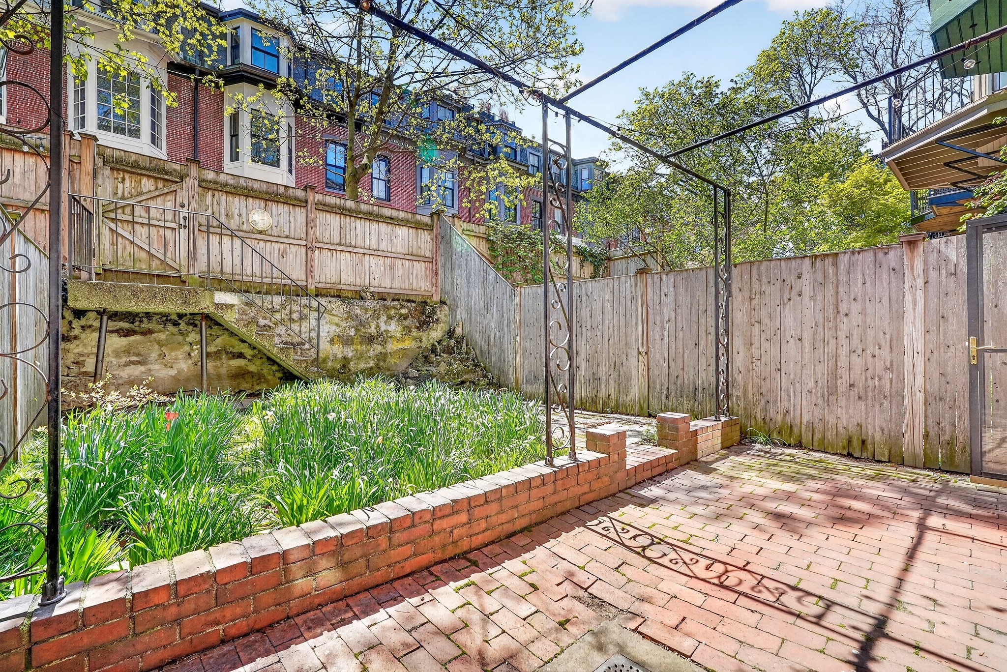 110 Appleton St Property Photo 38