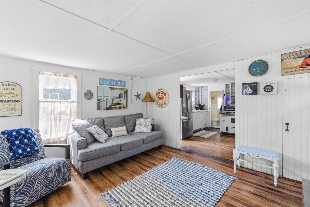 17 Island St Property Photo 11