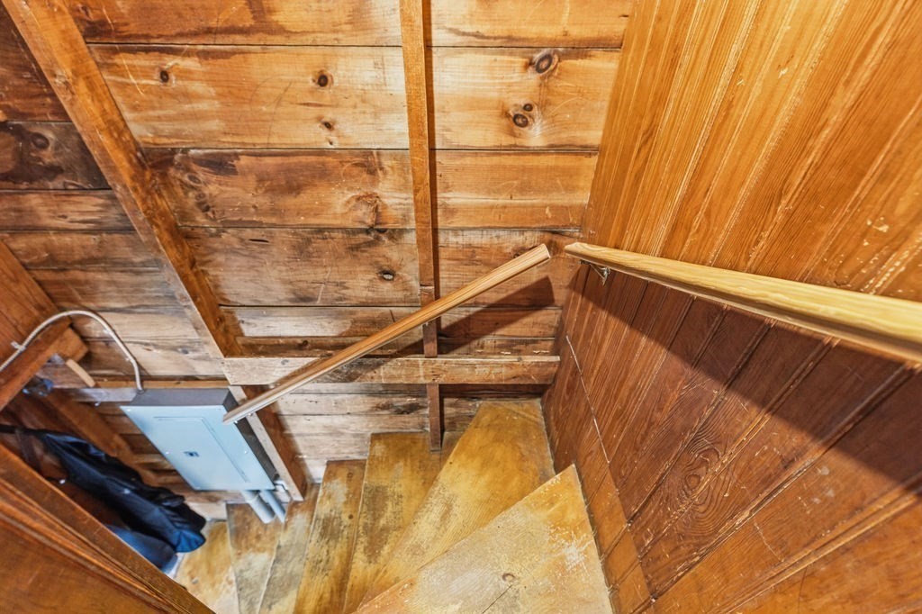 17 Island St Property Photo 16