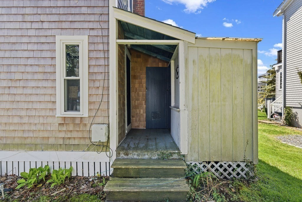 17 Island St Property Photo 22