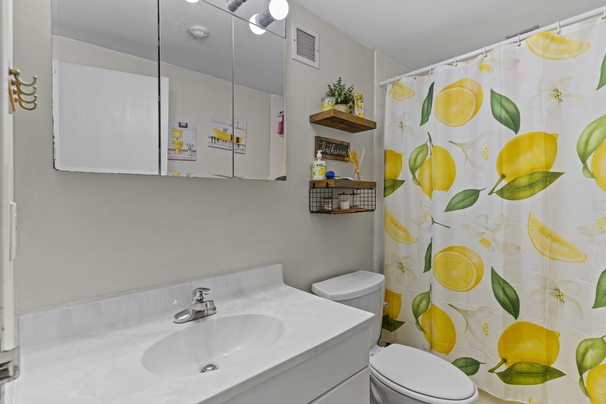 175 Quincy Shore Dr # B66 Property Photo 18