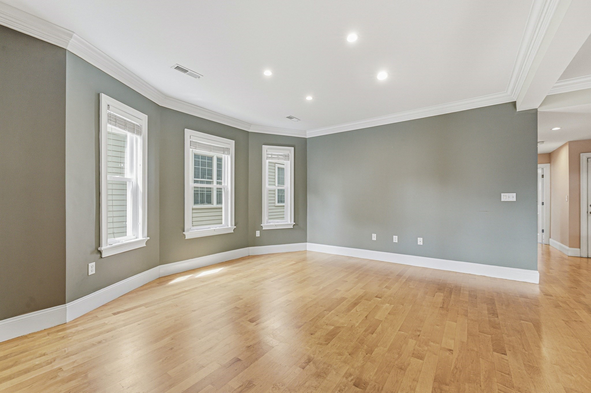 5 Mount Vernon St # 2 Property Photo 5