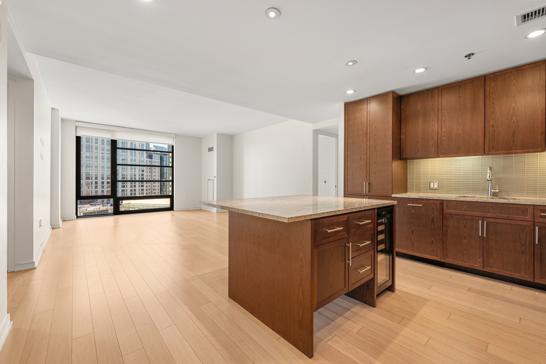 580 Washington St # 1501 Property Photo 1