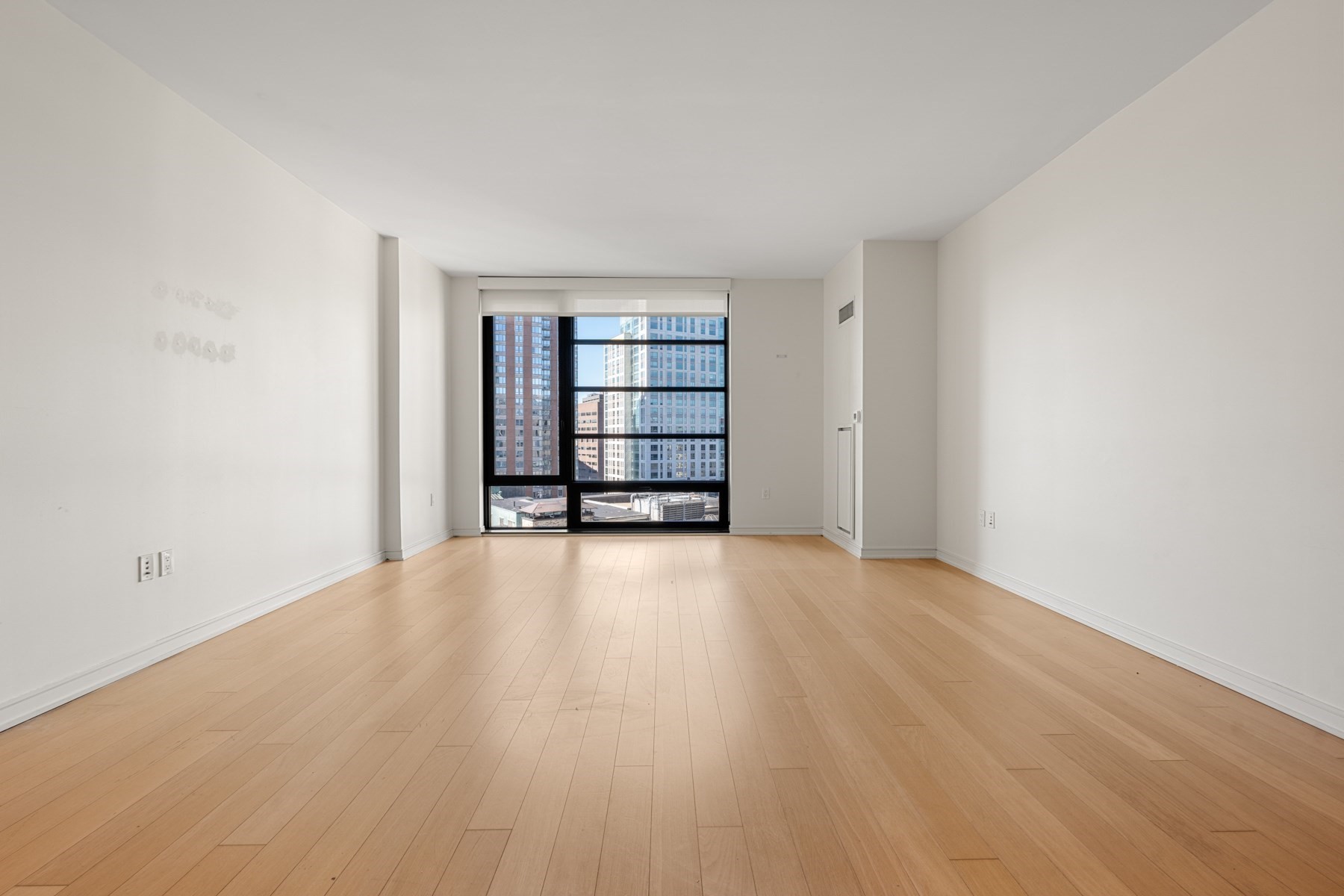 580 Washington St # 1501 Property Photo 3
