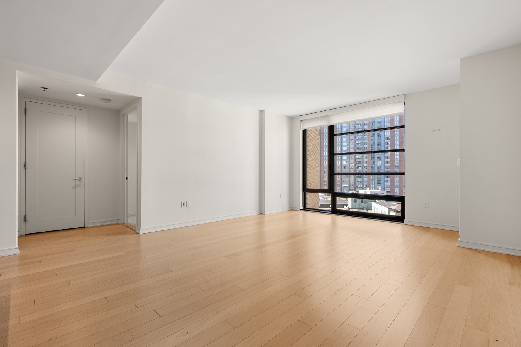 580 Washington St # 1501 Property Photo 4