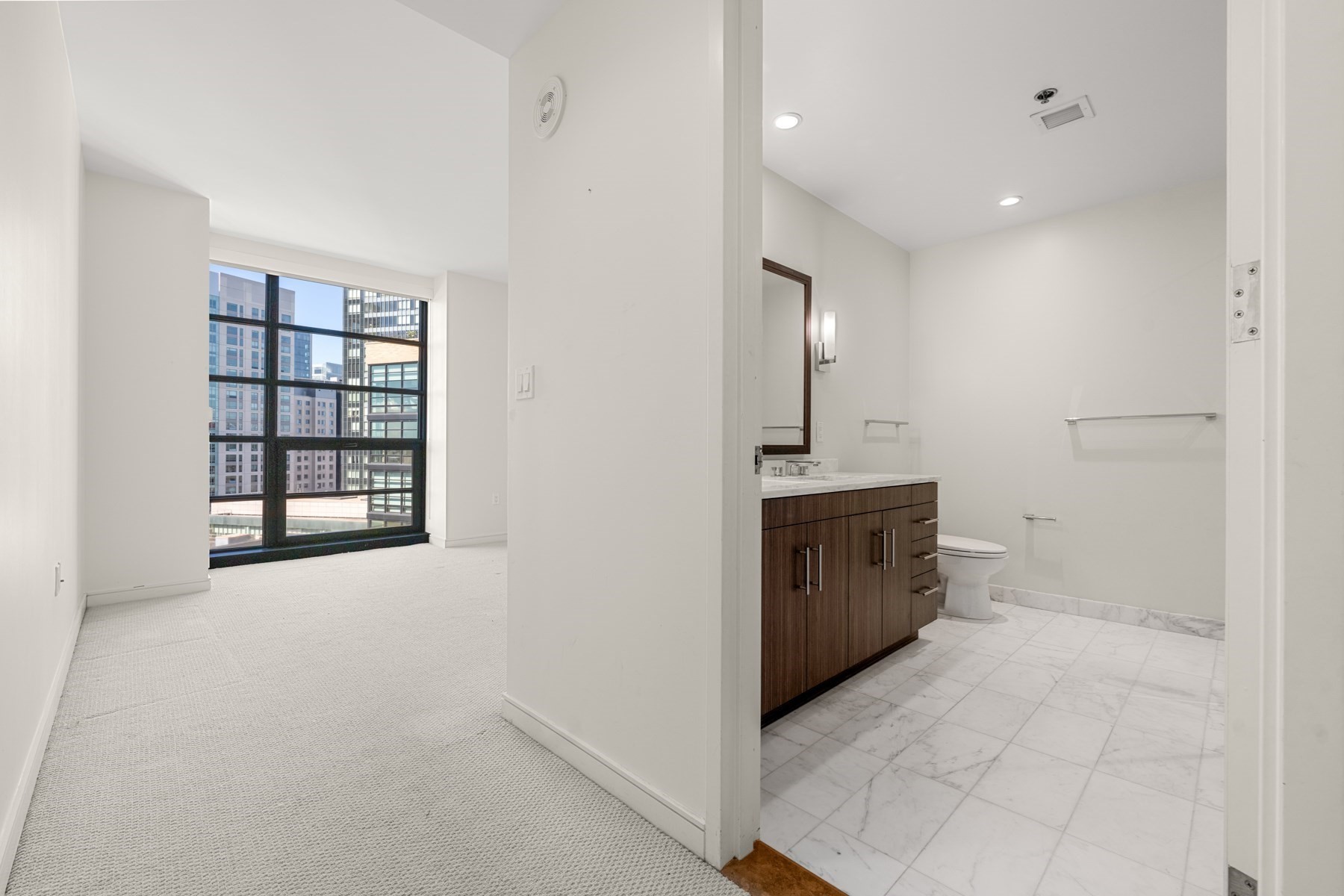 580 Washington St # 1501 Property Photo 9