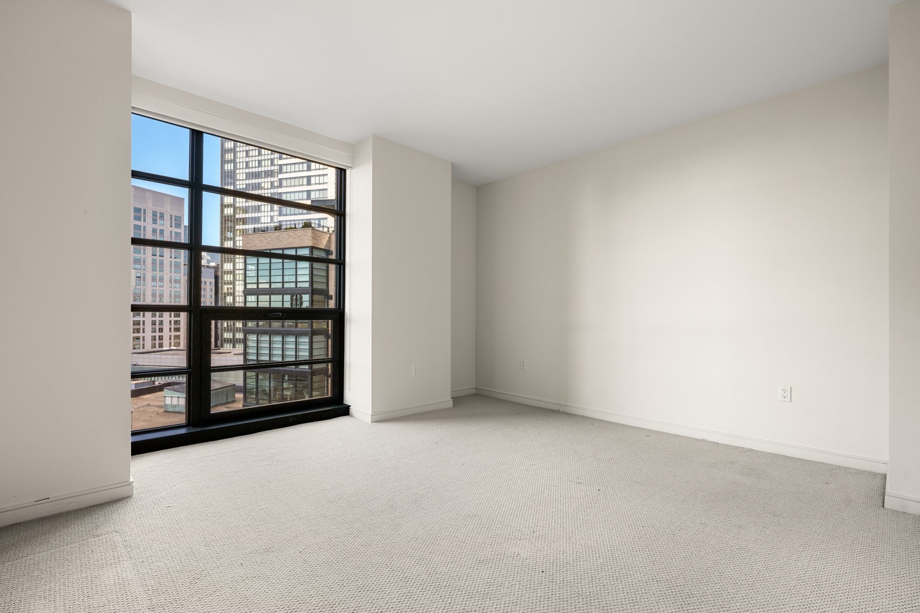 580 Washington St # 1501 Property Photo 10