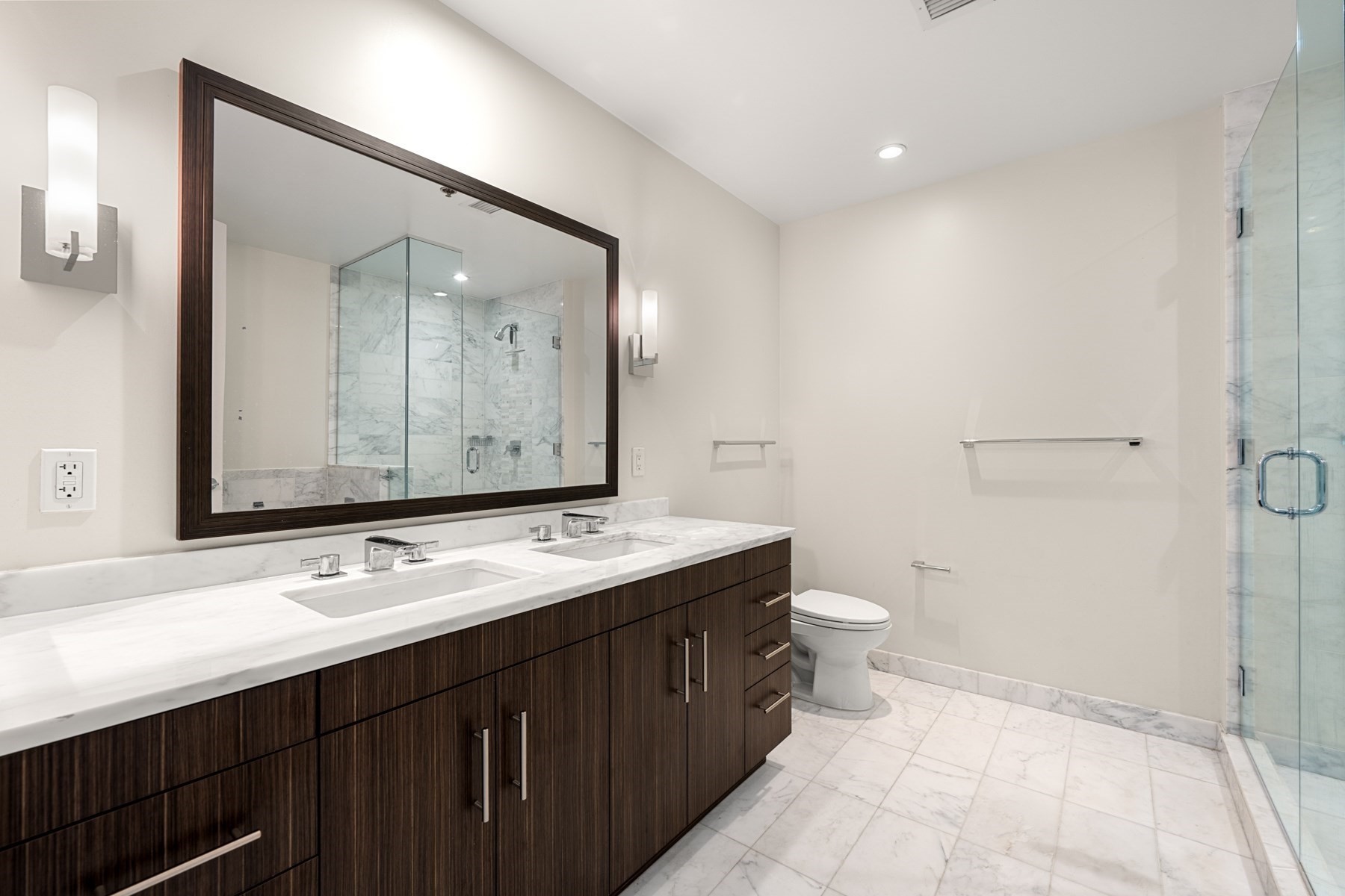 580 Washington St # 1501 Property Photo 12