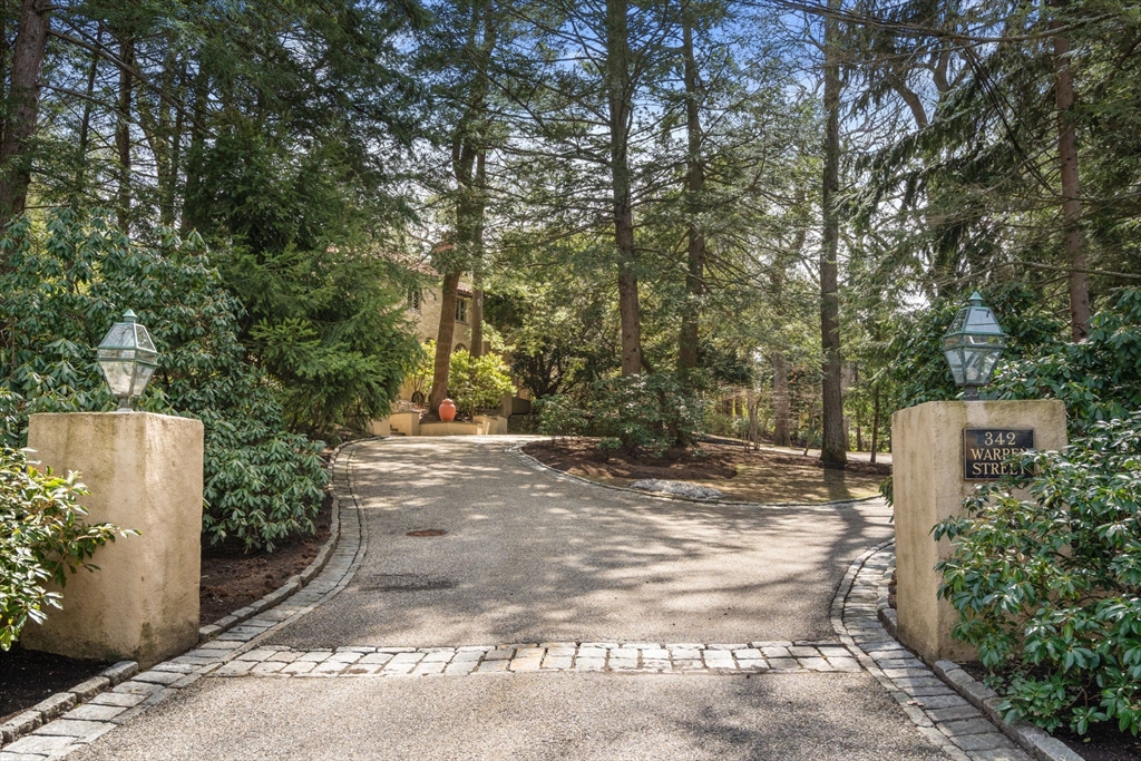342 Warren St Property Photo 1