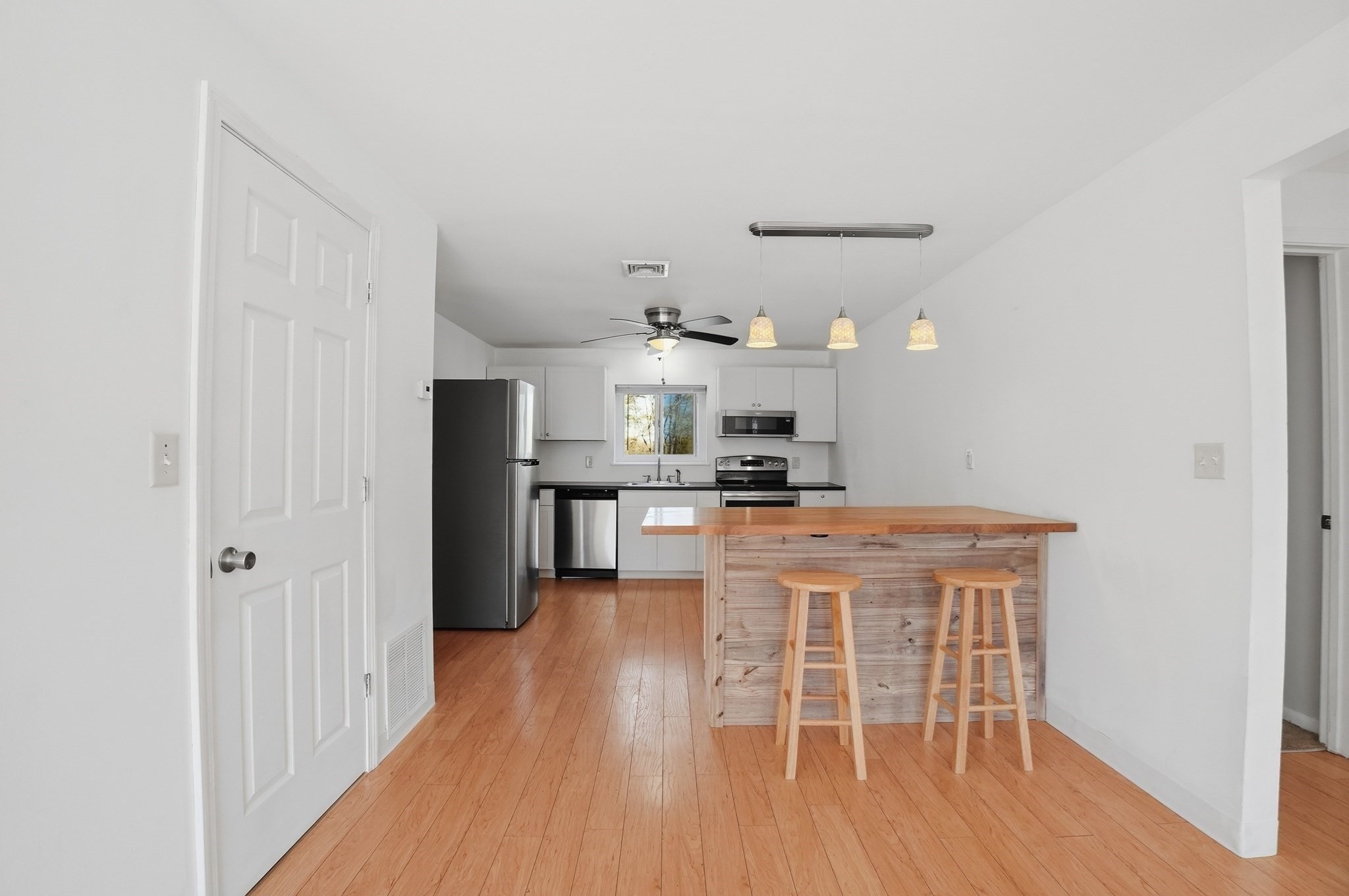 5455 North Main Street # 3d Property Photo 6