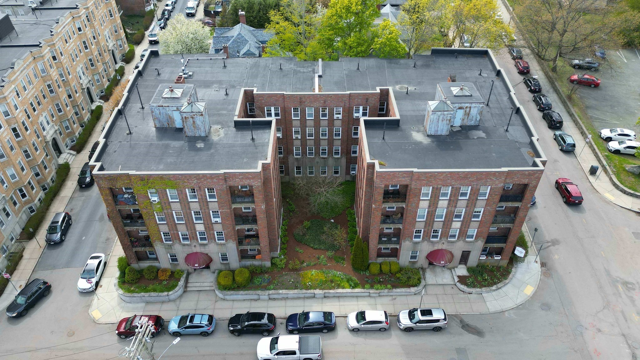 52 Strathmore Rd # 44 Property Photo 1