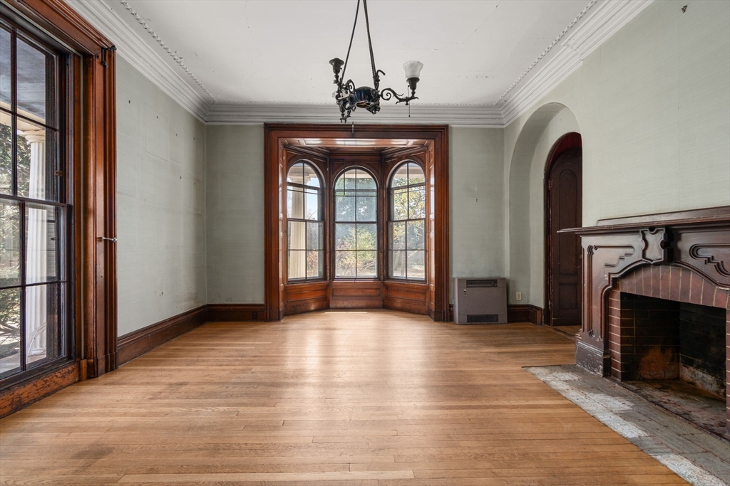 19 Linden Street Property Photo 8