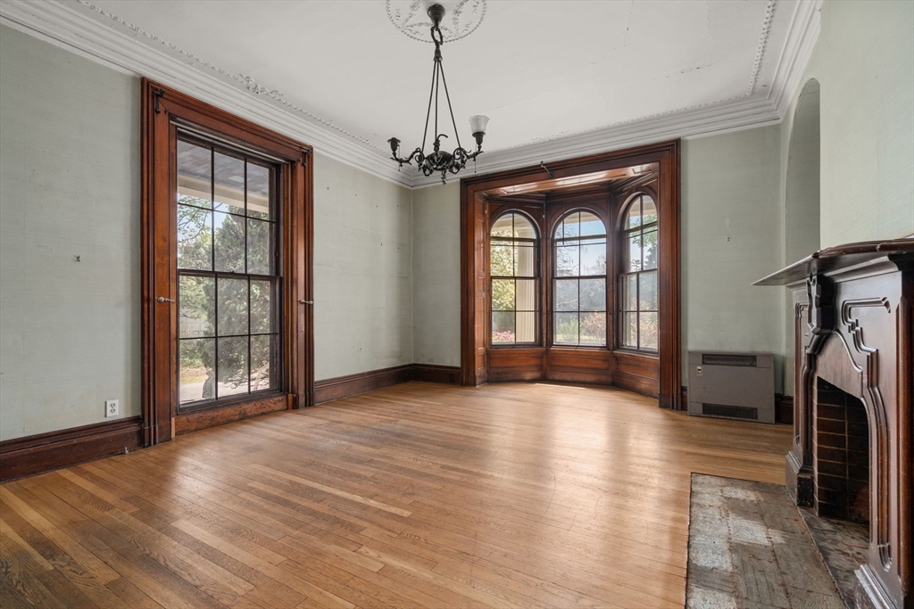 19 Linden Street Property Photo 9