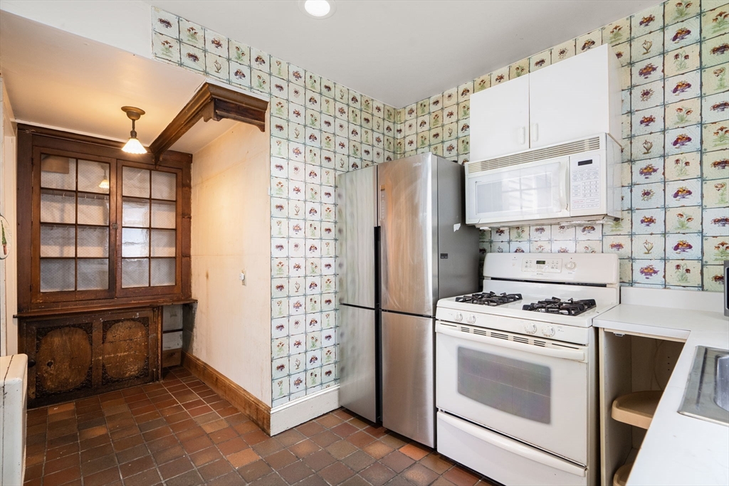 19 Linden Street Property Photo 16