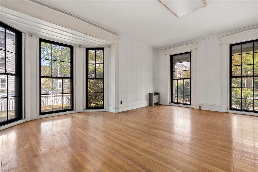 19 Linden Street Property Photo 17