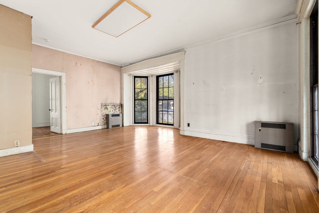 19 Linden Street Property Photo 18