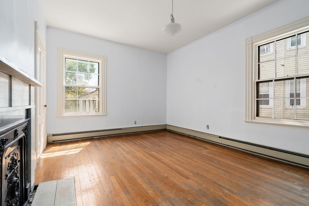 19 Linden Street Property Photo 22