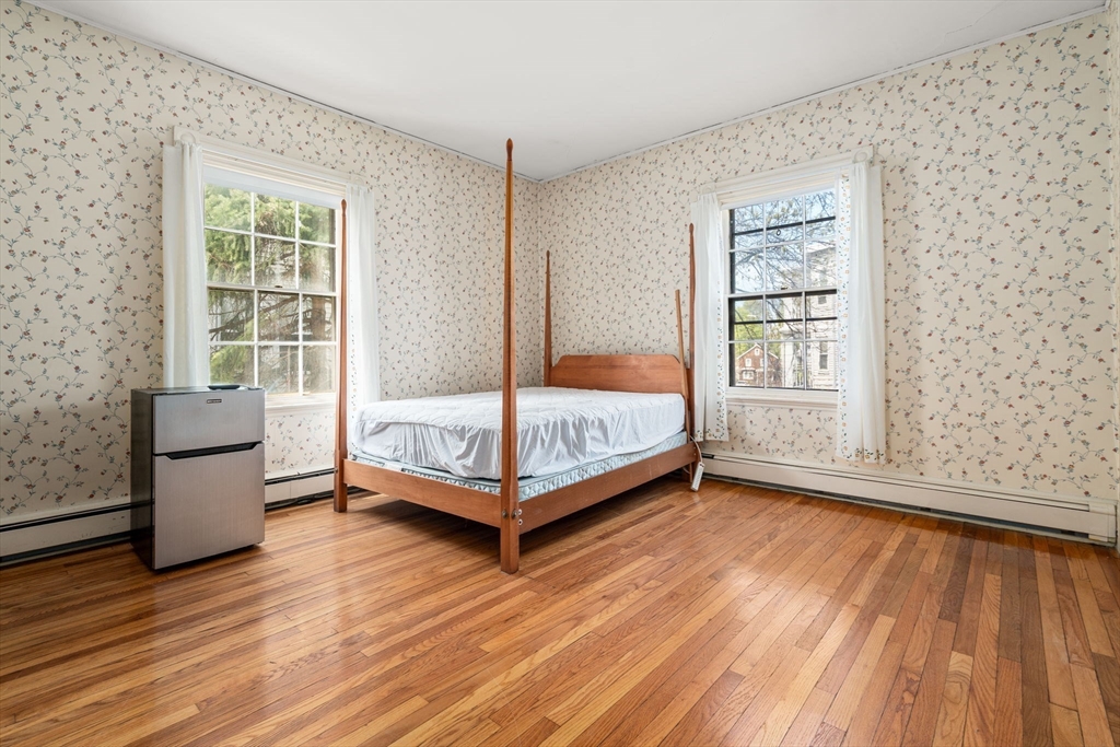 19 Linden Street Property Photo 24