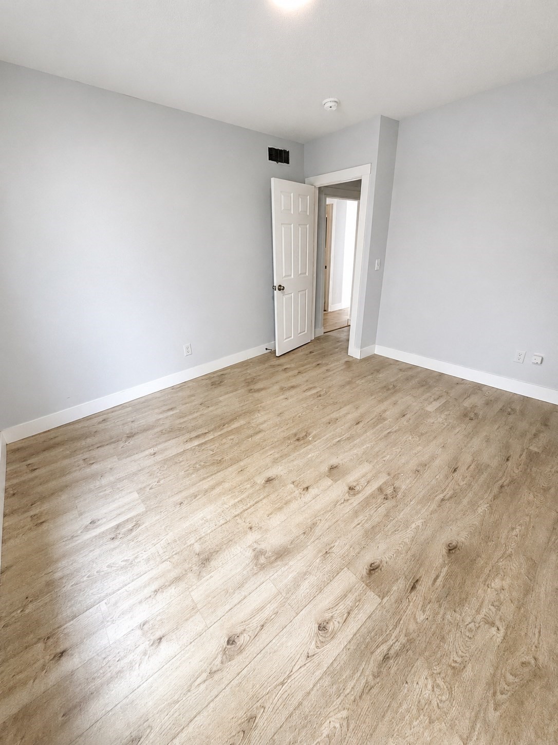 9 Winthrop Property Photo 4