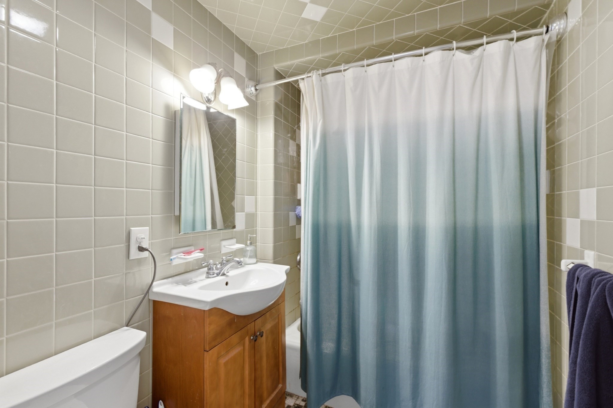 126 Summer St Property Photo 16