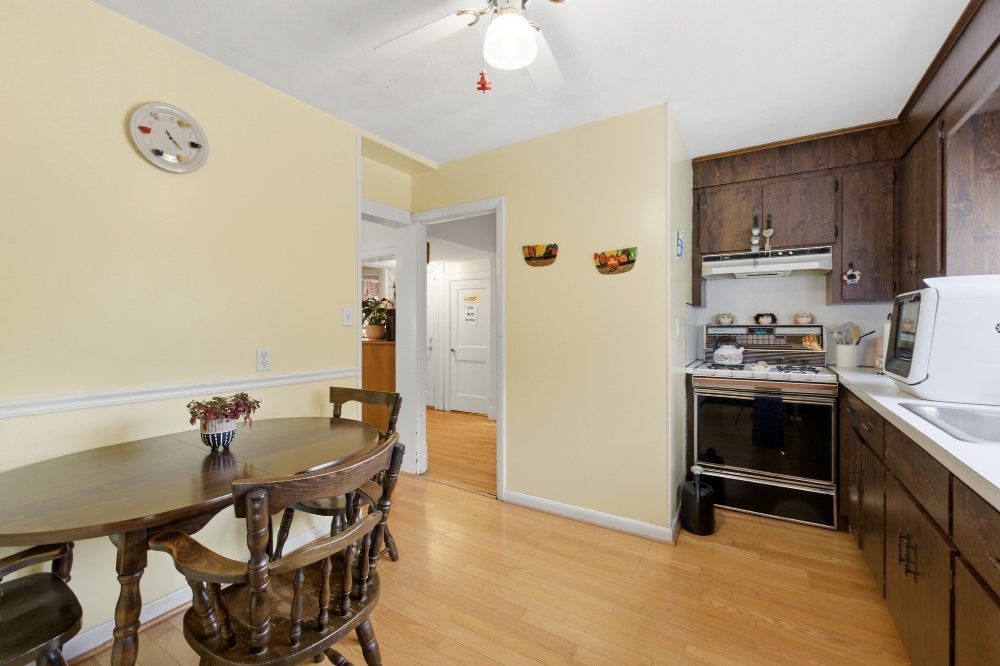 126 Summer St Property Photo 27