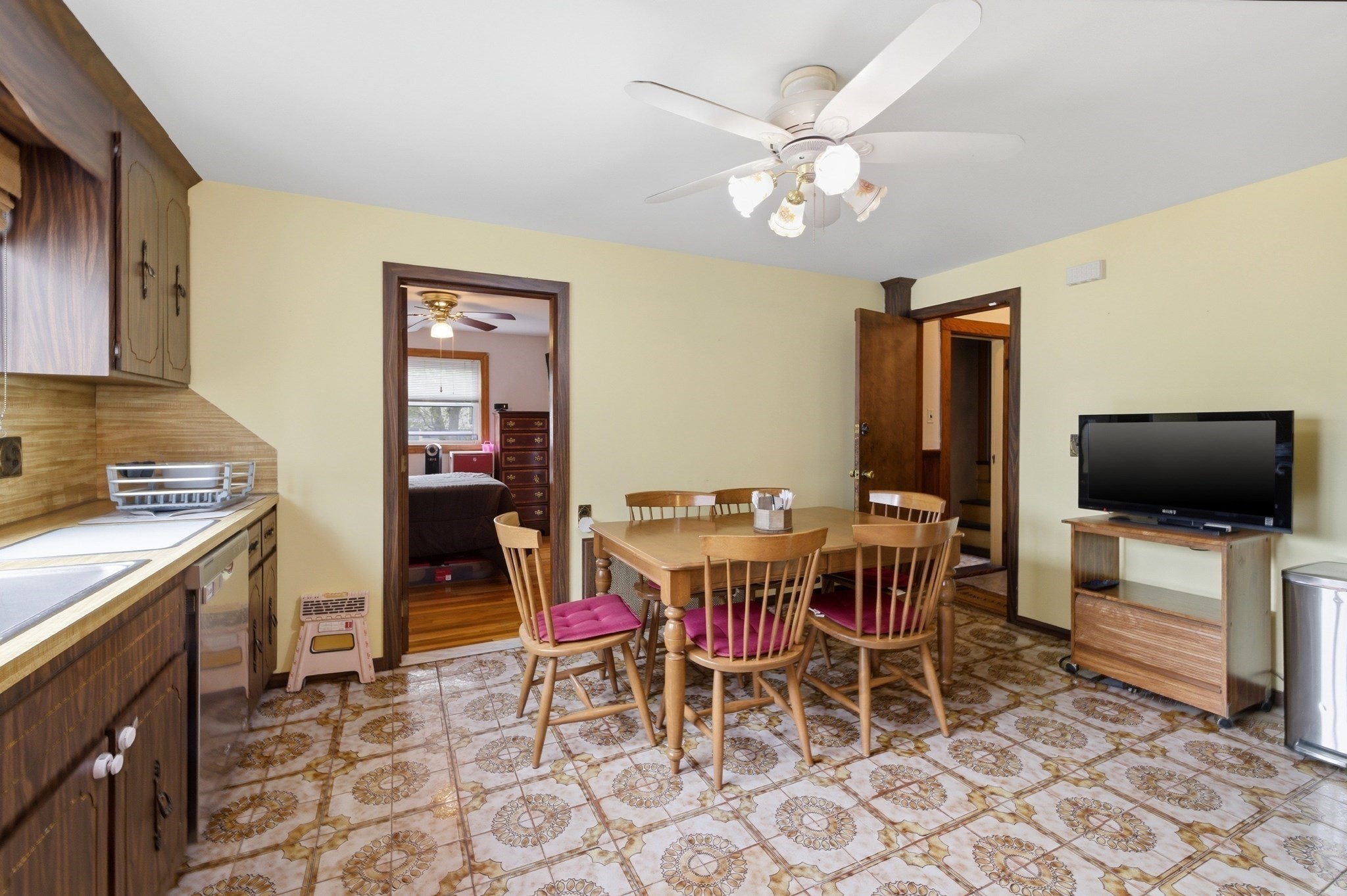 130 Summer St Property Photo 30