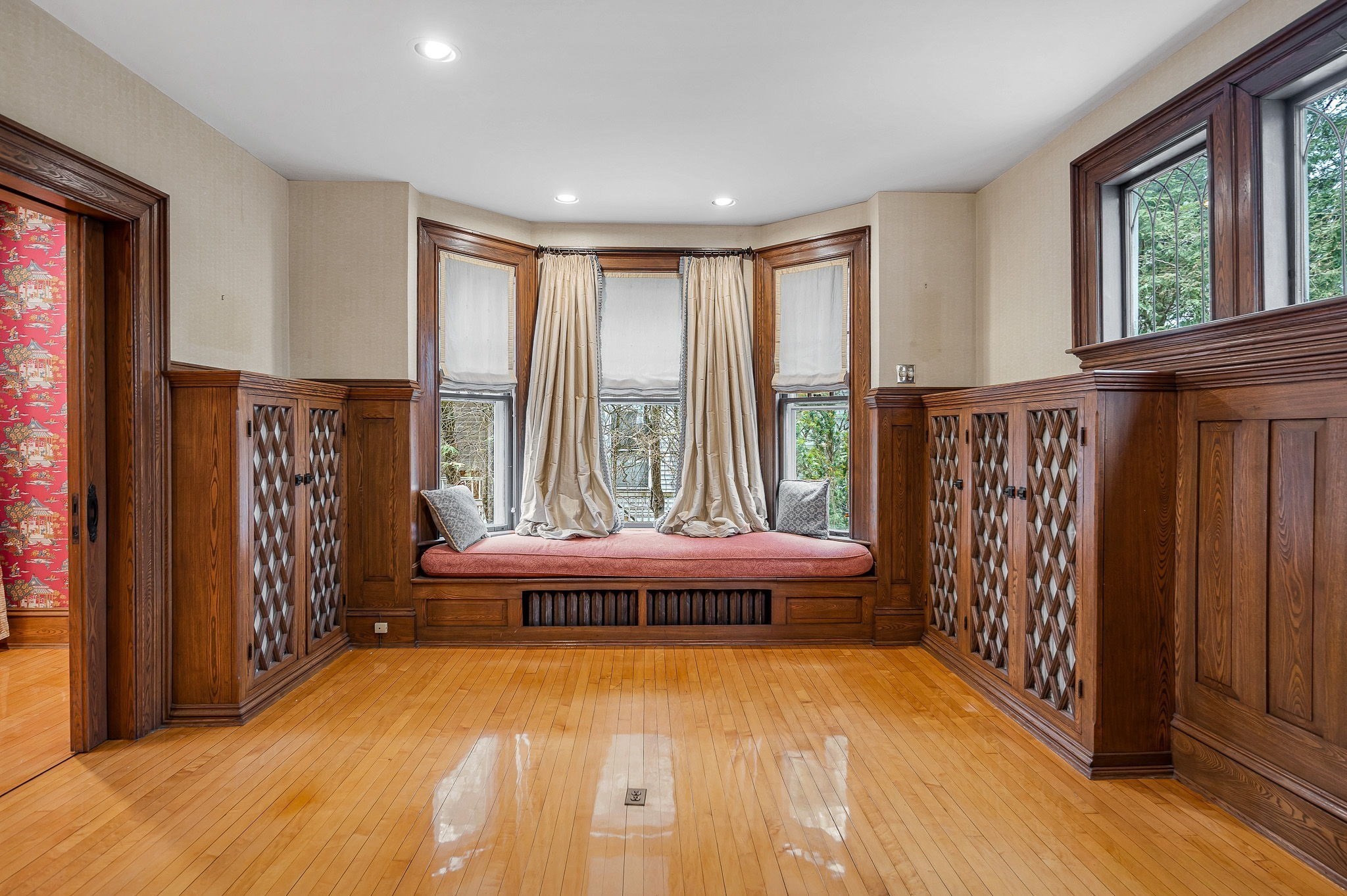 16 Quincy St Property Photo 15