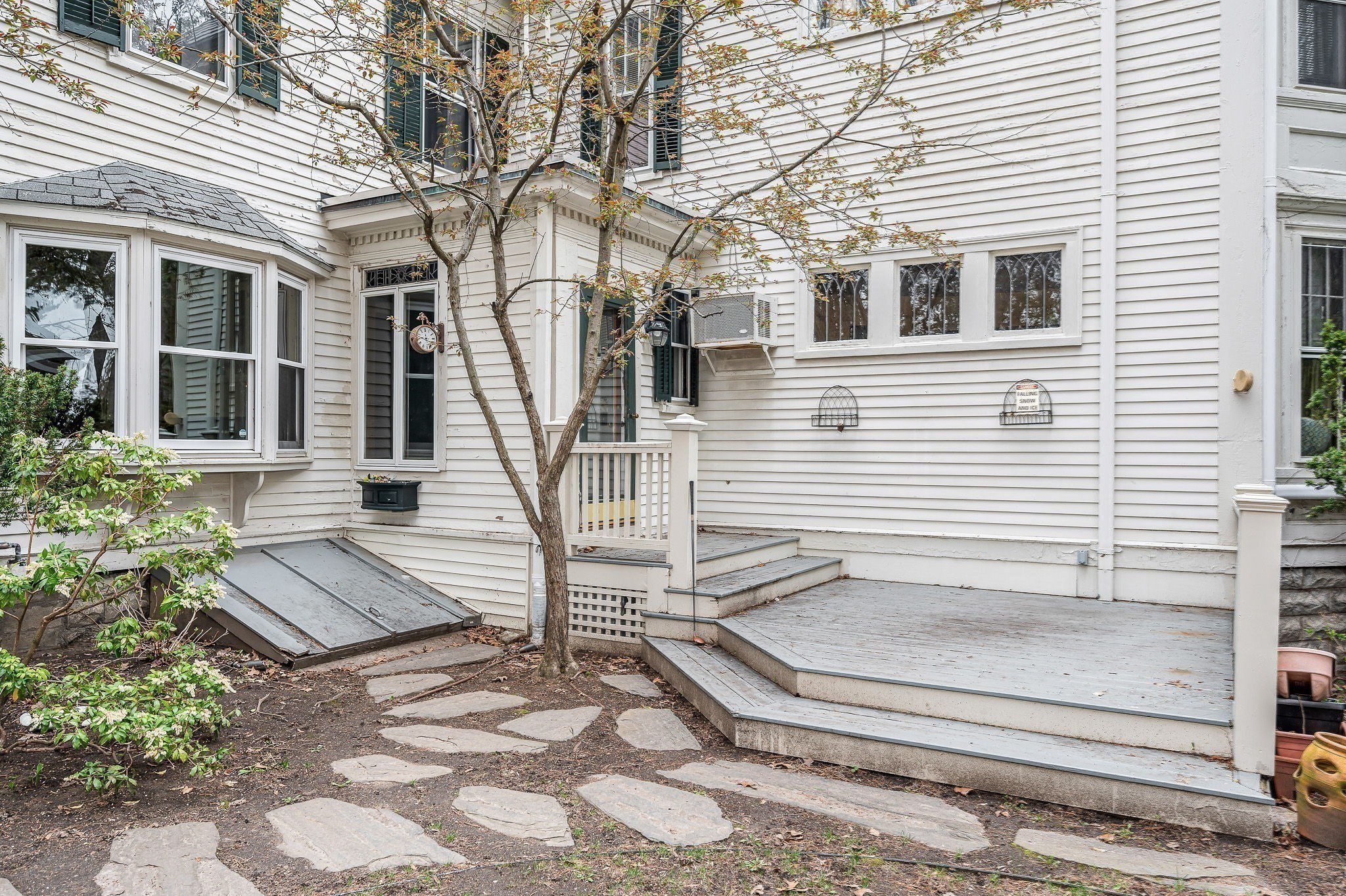 16 Quincy St Property Photo 36
