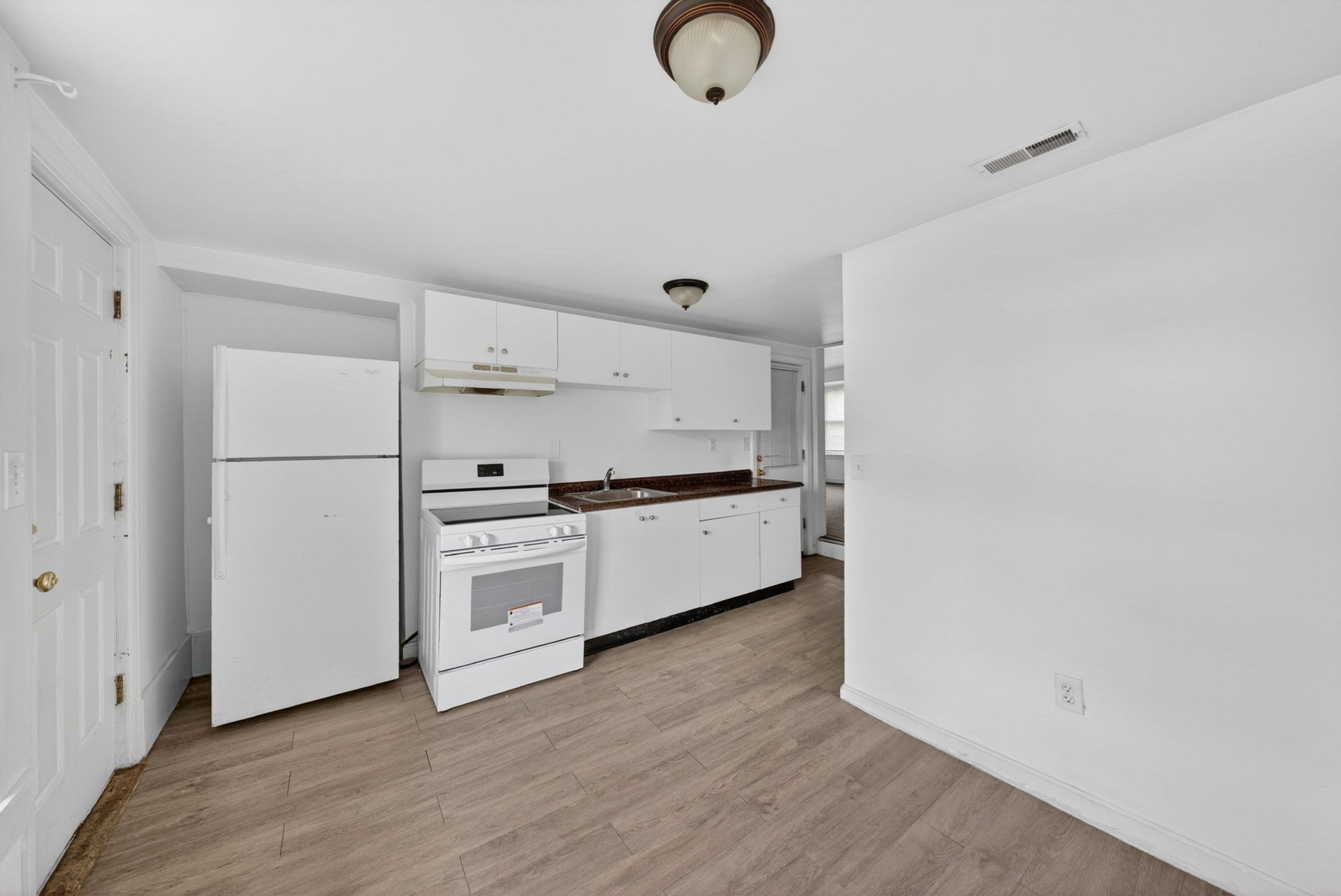 70 Myrtle Ave Property Photo 23