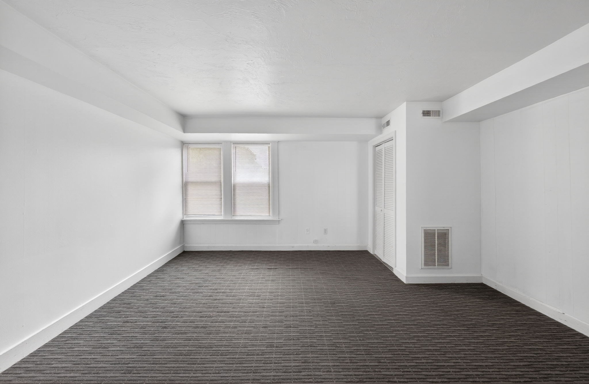70 Myrtle Ave Property Photo 25