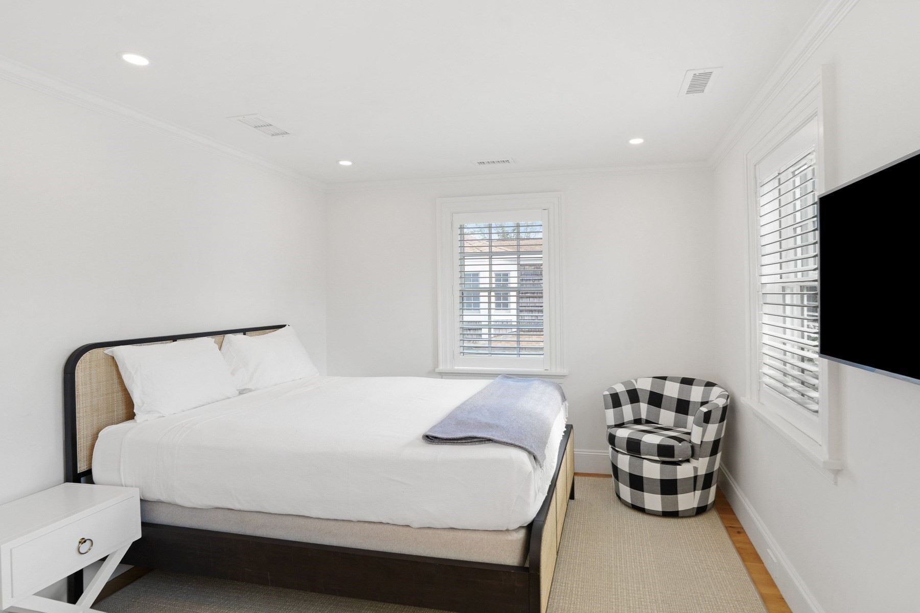 56 North Summer Street Property Photo 34