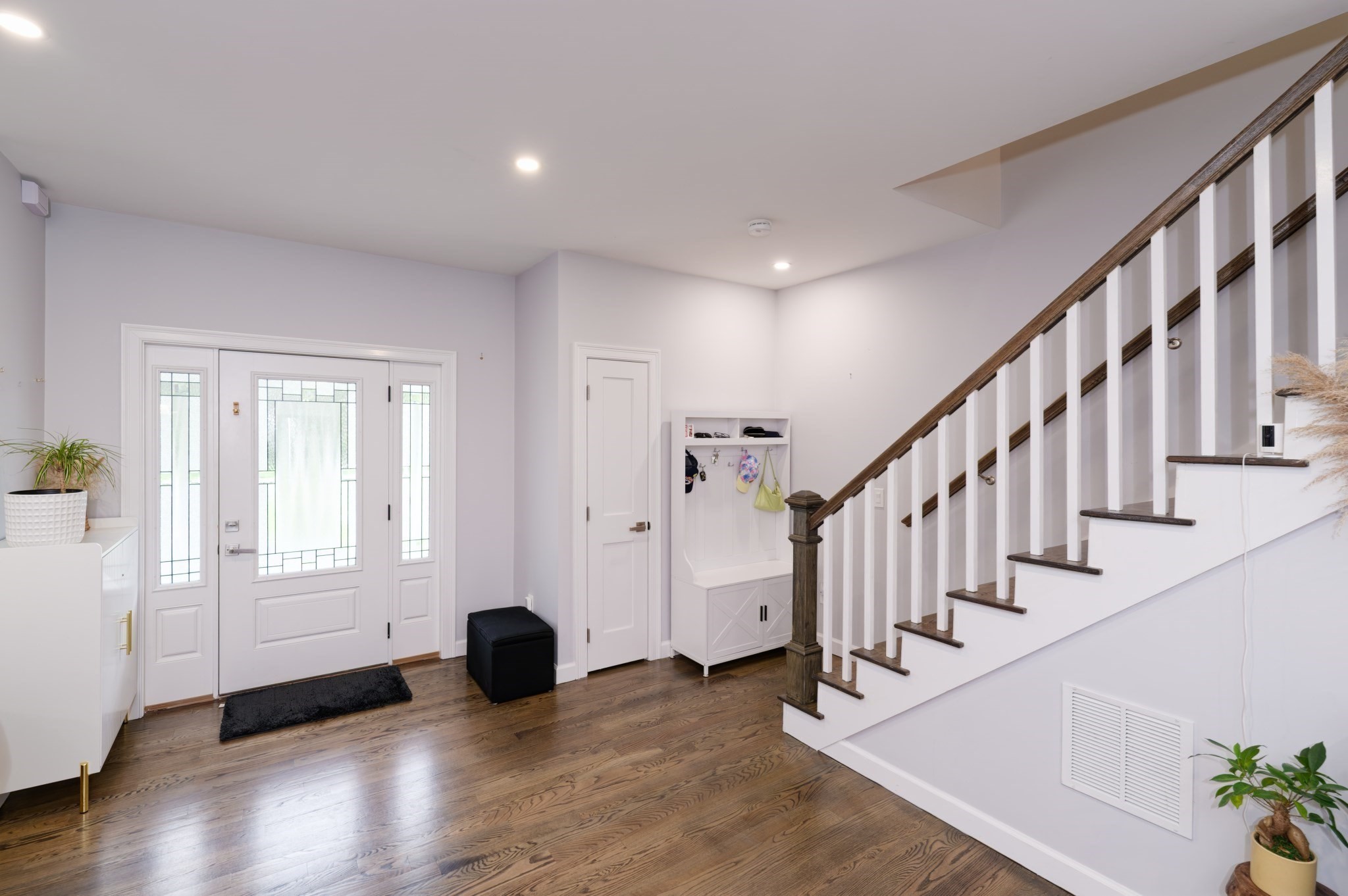 615 Norfolk St Property Photo 14