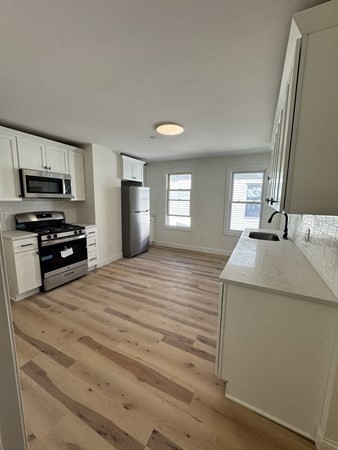 605 Millbury St Property Photo 4