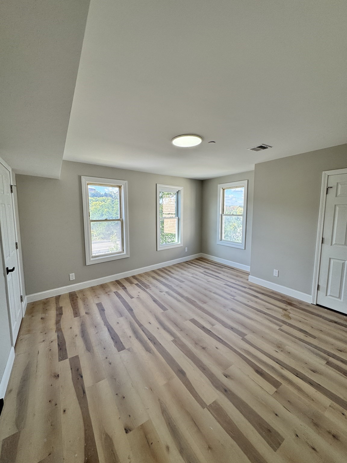 605 Millbury St Property Photo 24