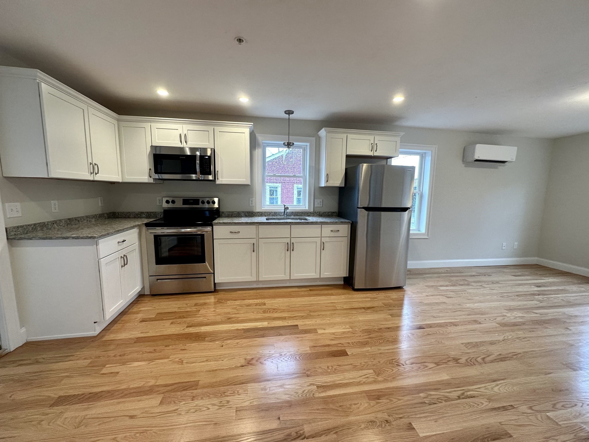 415 Danforth # 1 Property Photo 1