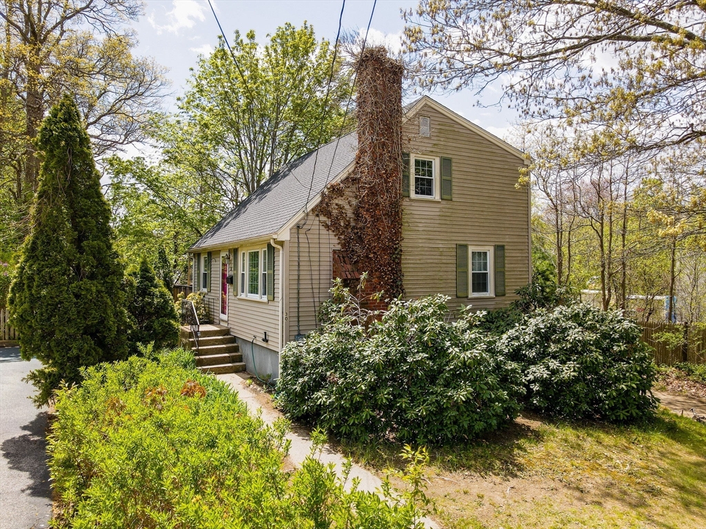 30 Whitcomb Terrace Property Photo 4