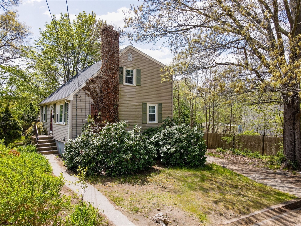 30 Whitcomb Terrace Property Photo 5