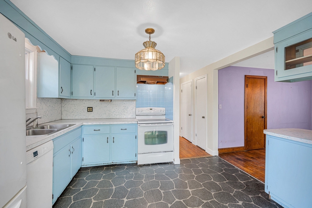 30 Whitcomb Terrace Property Photo 7