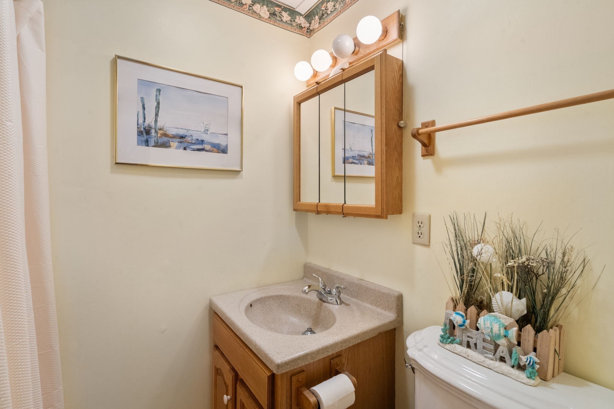 139 Grove St Property Photo 12