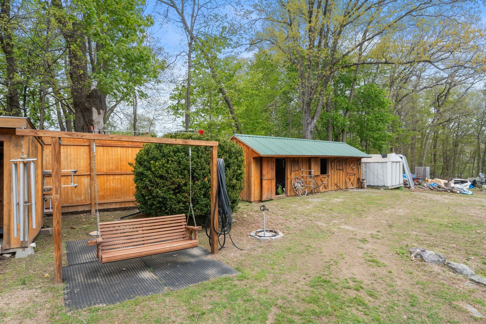 139 Grove St Property Photo 23