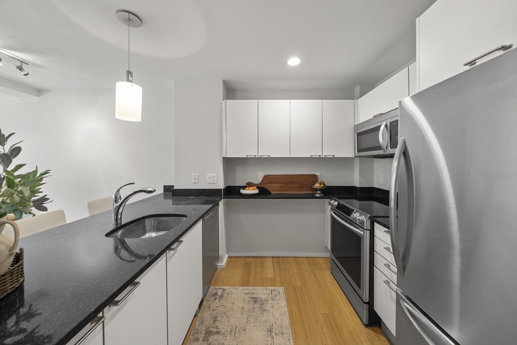 2 Earhart St # 308 Property Photo 3