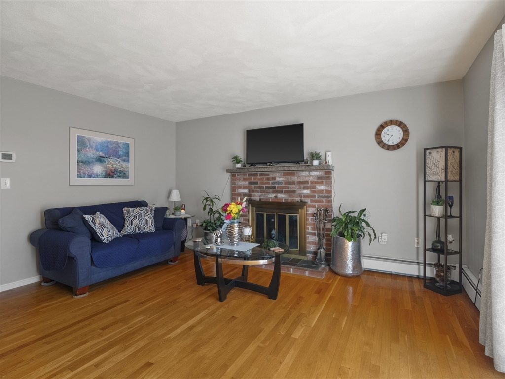 54 Oaklandave Property Photo 8